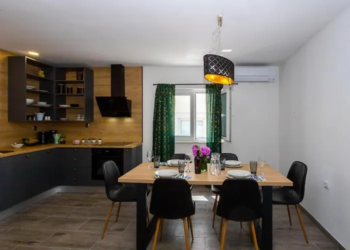City Apartment Nora, Old Town Located, Free Parking