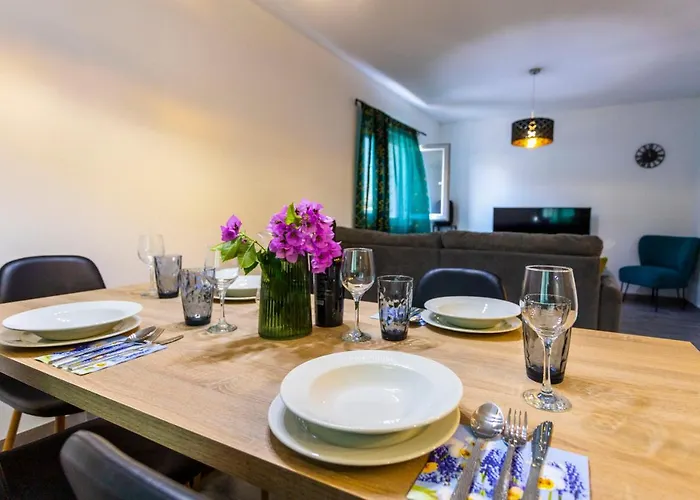 City Apartment Nora, Old Town Located, Free Parking