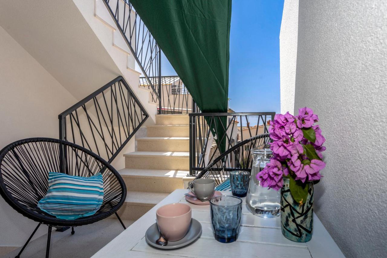 Nora, Old Town Located, Free Parking Apartment *