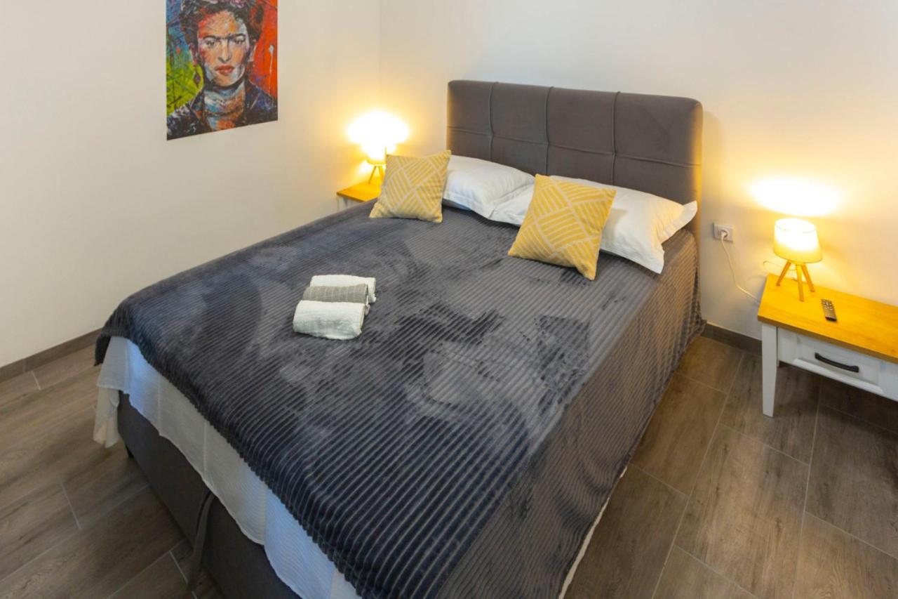 Nora, Old Town Located, Free Parking Makarska