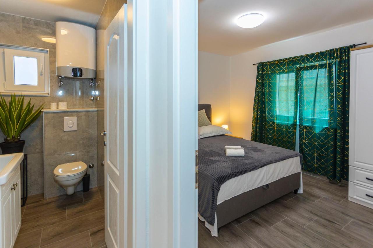 Nora, Old Town Located, Free Parking Apartment *