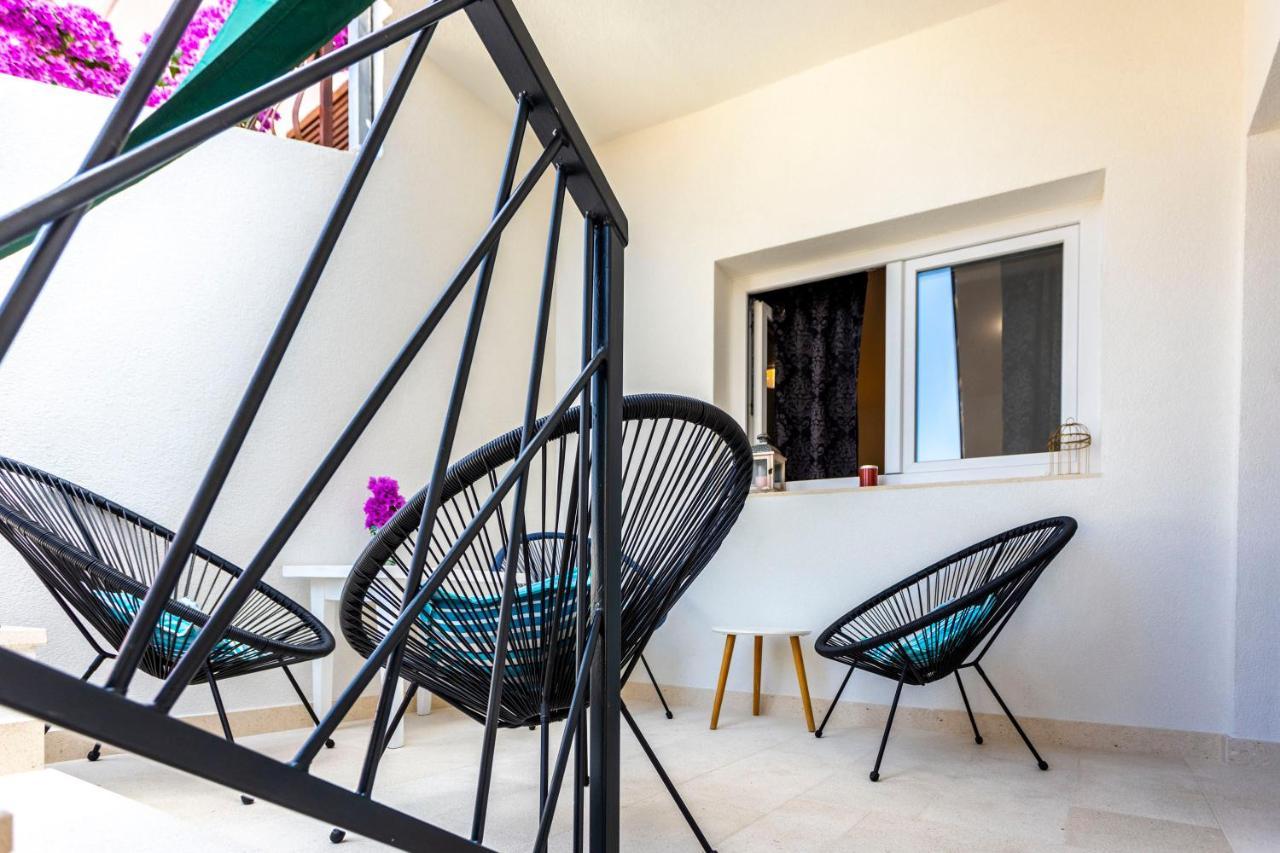Nora, Old Town Located, Free Parking * Makarska