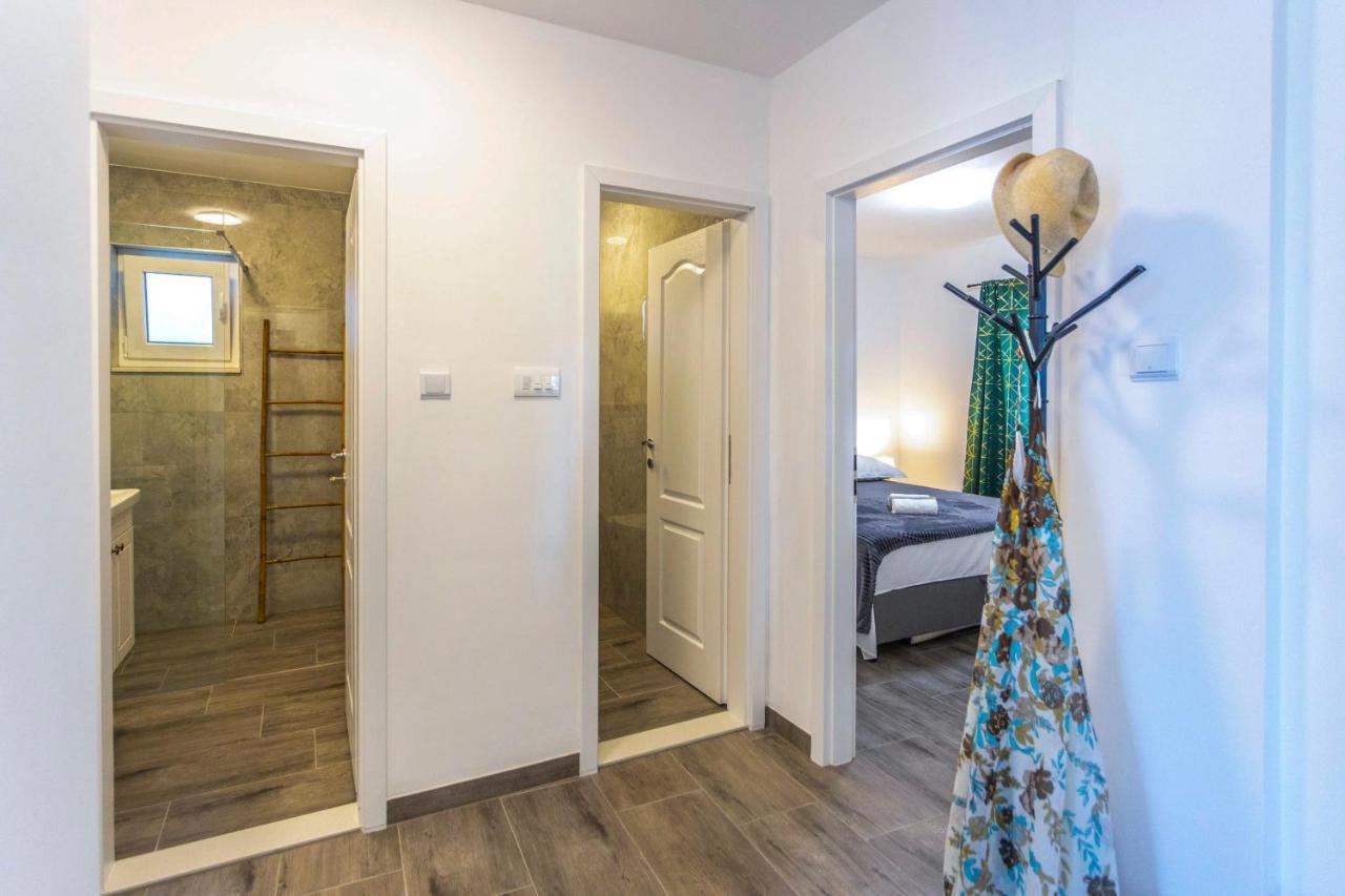 Nora, Old Town Located, Free Parking Apartment