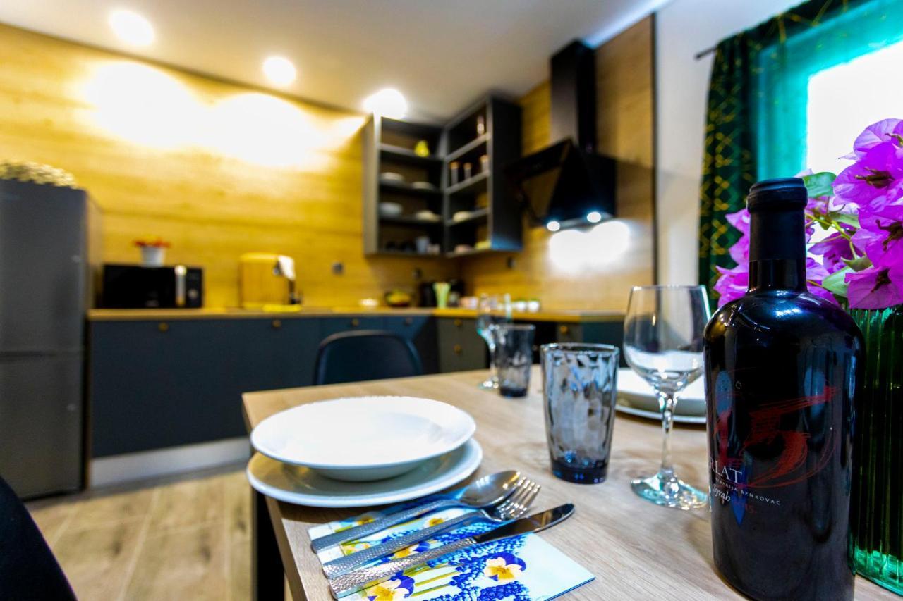 Nora, Old Town Located, Free Parking * Makarska