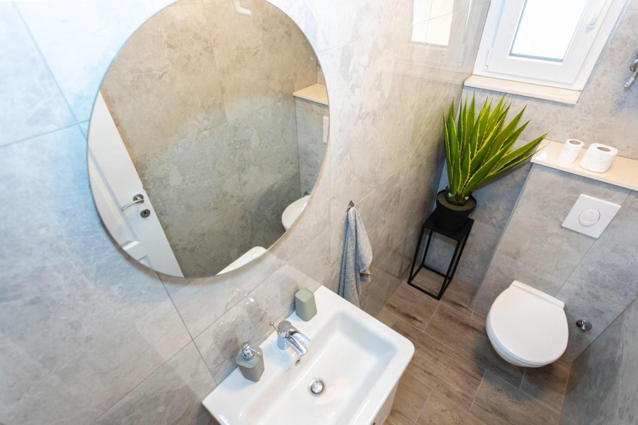 Nora, Old Town Located, Free Parking * Makarska